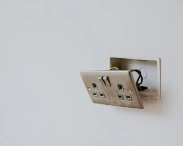 Kontrola instalacji elektrycznej w bloku - co musisz wiedzieć, aby uniknąć problemów