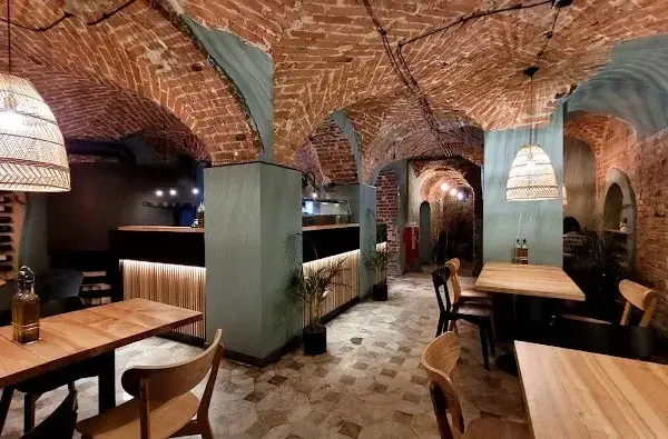 Gdzie zjeść w Jeleniej Górze? Odkryj najlepsze restauracje i smaki