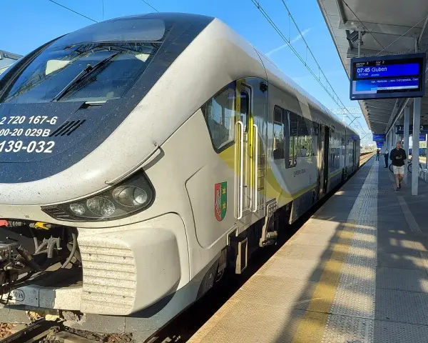 Jak dojade do Zielonej Góry? Sprawdź najlepsze opcje transportu