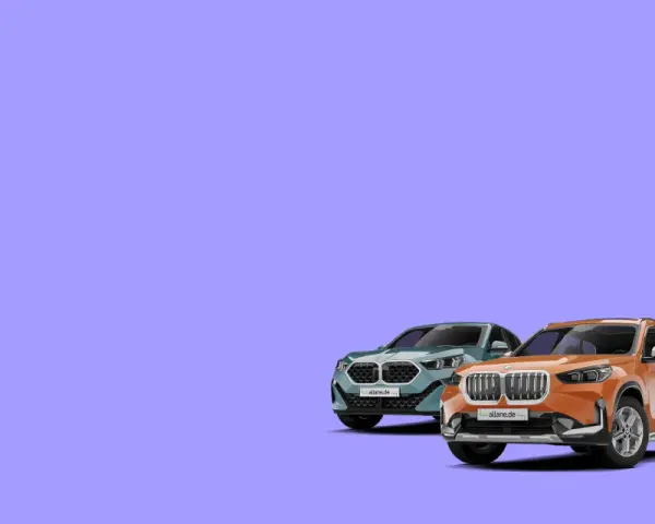 Zwei BMW X1, einer in Orange, einer in Blaugrün, stehen nebeneinander. Welcher Motor ist der beste für den BMW X1?