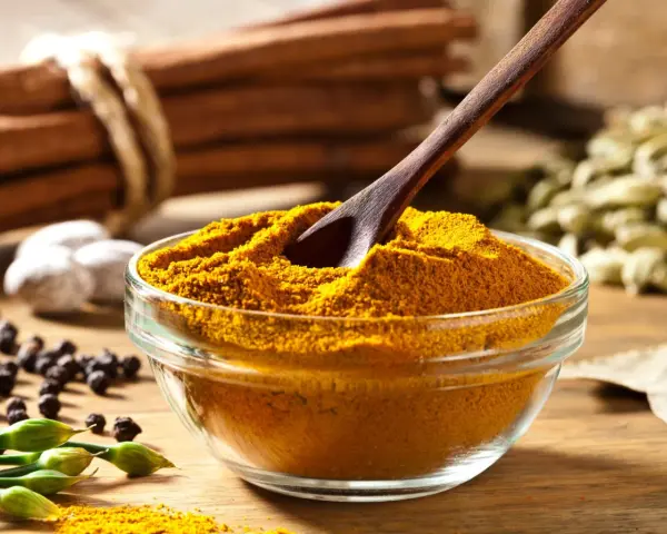 Uczulenie na curry: Objawy, alergeny. Czy jesteś zagrożony?