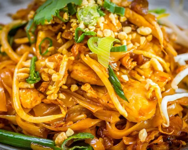 Jaki makaron do pad thai? Odkryj najlepszy wybór dla idealnego smaku