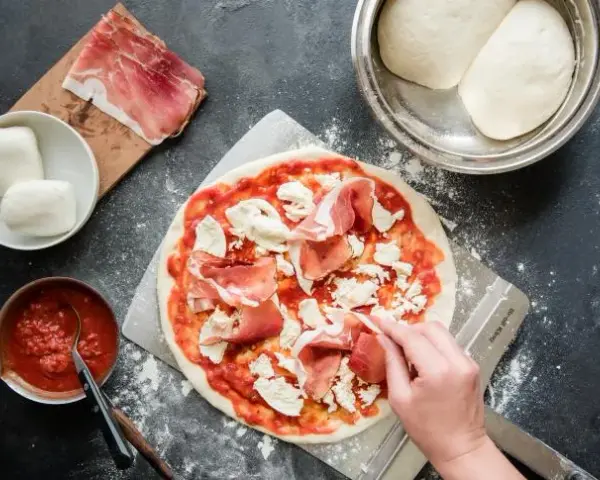 Dania z grilla gazowego: Przepisy, steki, pizza i sekrety mistrza