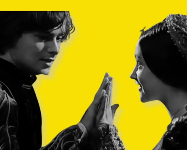 Dos amantes se miran, sus manos se tocan. Un momento para crear tu personaje y su historia de amor.