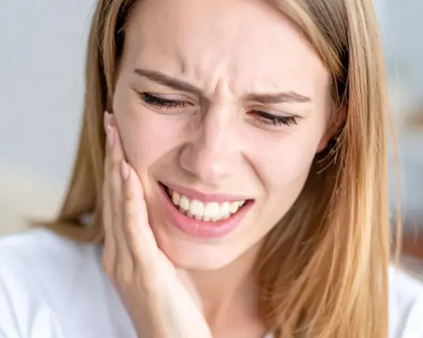 Umów się do dentysty bez stresu: NFZ, prywatnie, nagły ból poradnik.