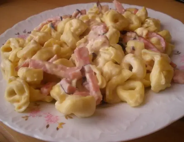 Szybkie i łatwe przepisy na obiad z tortellini, które zaskoczą smakami