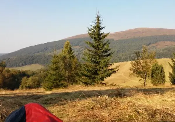 Bacówka PTTK pod Małą Rawką - idealne miejsce na wypoczynek w Bieszczadach