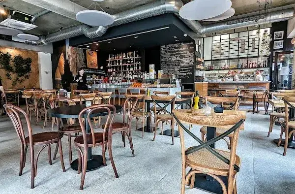 Gdzie zjeść we Wrocławiu? Odkryj najlepsze restauracje i smaki