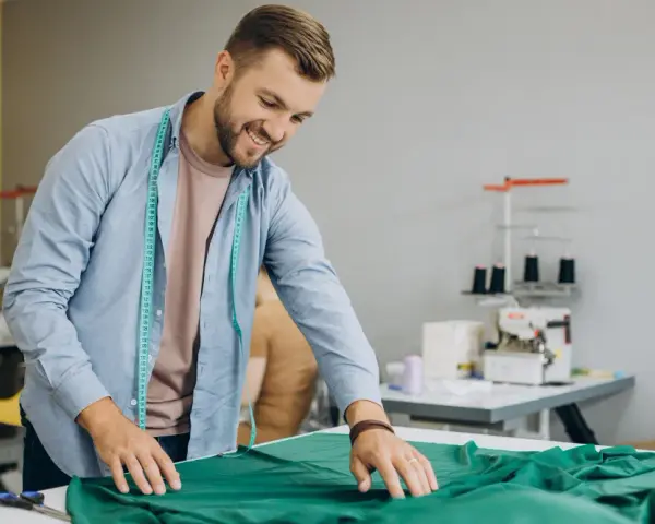 Jak zmierzyć wymiary bluzki, aby uniknąć złego rozmiaru?