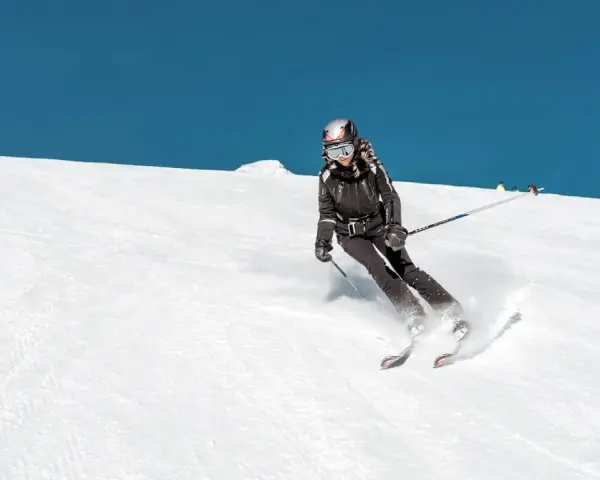 Narty z Krakowa: Wybierz idealny stok! Porady, ceny, dojazd.