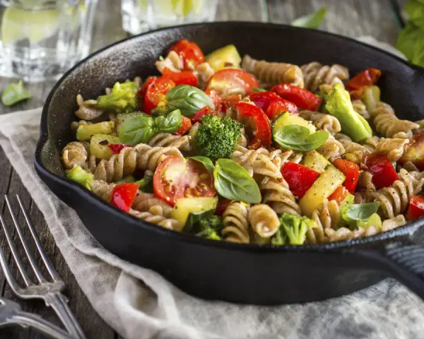 Tu pasta con verduras perfecta en 25 min: ¡adiós errores!