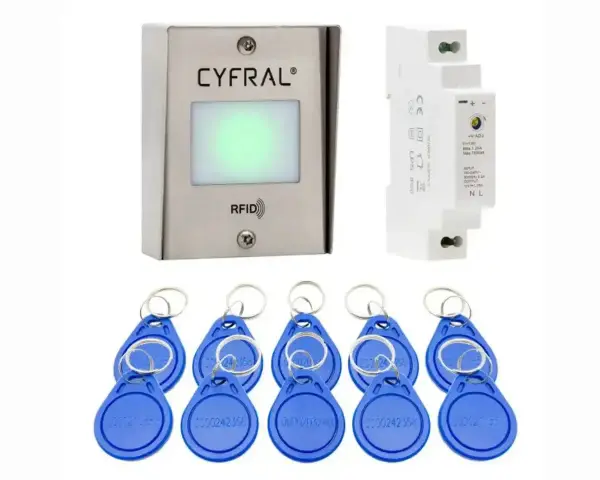 Zestaw do domofonu Cyfral z brelokami RFID i zasilaczem. Dowiedz się, jak zmienic kod do domofonu, by zwiększyć bezpieczeństwo.