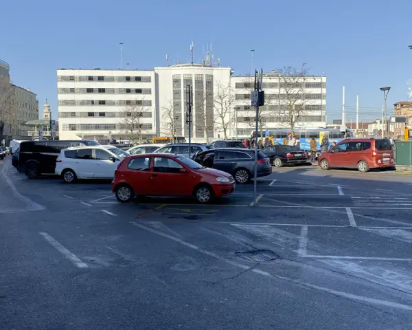 Parcheggio a Piazzale Roma, Venezia. Un itinerario per chi arriva in auto.