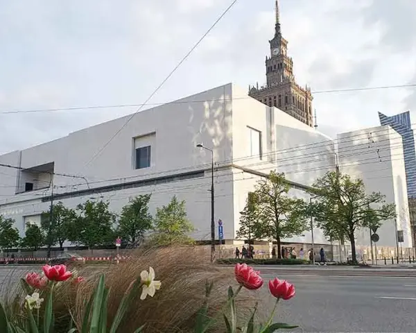 Wystawa sztuki nowoczesnej w Warszawie: nie przegap najciekawszych wydarzeń