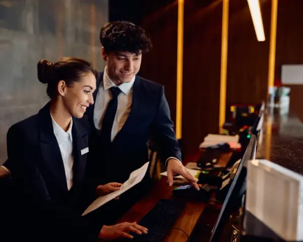 Czym się różni hotel 4-gwiazdkowy od 5-gwiazdkowego? Odkryj kluczowe różnice
