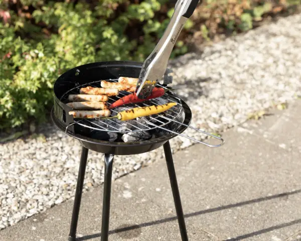 Grill węglowy: Wybierz idealny model i ciesz się smakiem na lata!