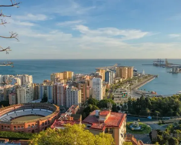 Los mejores sitios que visitar en Málaga: historia, cultura y naturaleza
