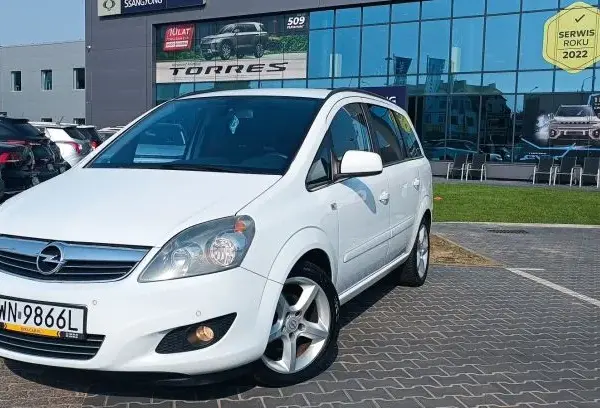 Pojemność baku Opel Zafira B – co musisz wiedzieć o paliwie?
