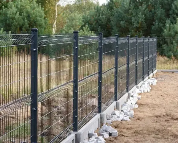Ogrodzenie panelowe co ile słupki – uniknij błędów w montażu