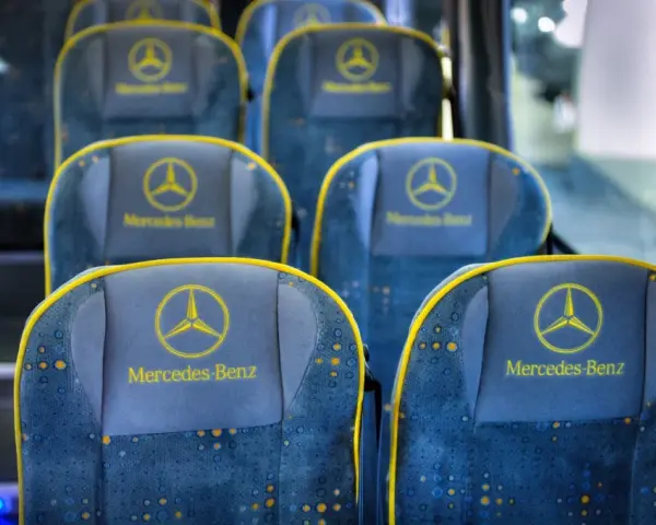 Contbus Warszawa: Gdzie znajdziesz swój autobus na Dworcu Zachodnim?
