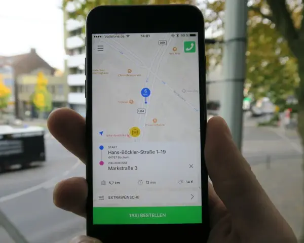 Mit dieser App kann man bequem ein Taxi bestellen und mit PayPal bezahlen. Die Fahrt kostet 14 Euro.