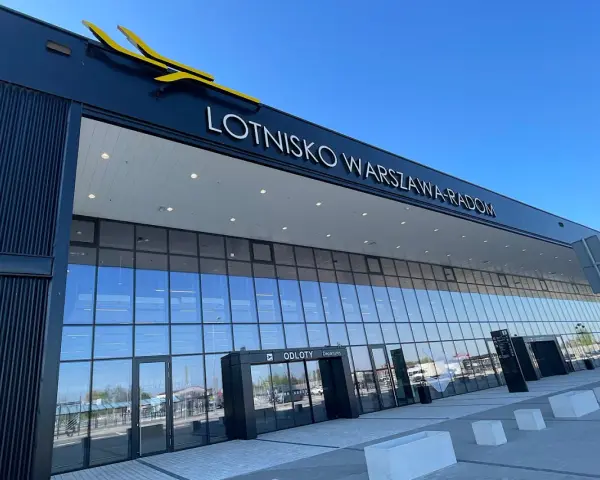 Nowoczesne lotnisko Warszawa-Radom, kiedy otwarcie? Zapytanie o otwarcie lotniska.