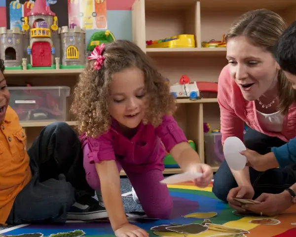 Przedszkole Montessori co to? Poznaj unikalne metody nauczania dzieci