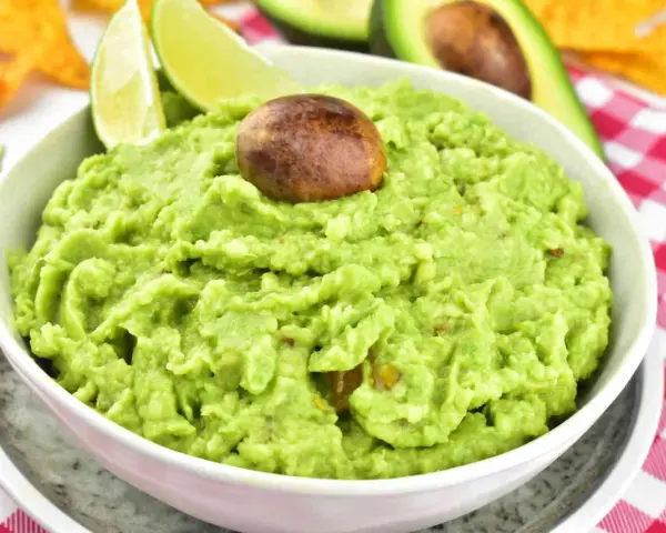 Guacamole: Jak przechowywać, by było świeże i zielone?