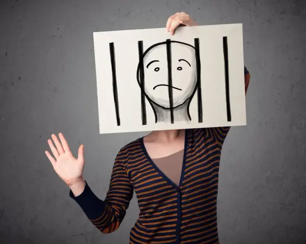 Jak postępować z paranoikiem, by nie stracić równowagi emocjonalnej