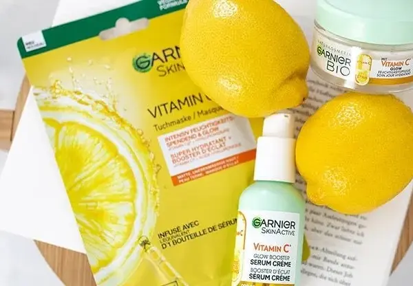 Vitamin C abends oder morgens: Die beste Anwendung für strahlende Haut