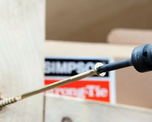 Dom szkieletowy: wkręty czy gwoździe? Wybierz najlepsze rozwiązanie