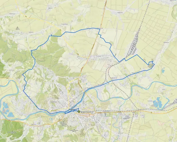 Mapa z zaznaczoną pętlą tras rowerowych w Polsce, prowadzącą przez tereny zielone i okolice Przemyśla.
