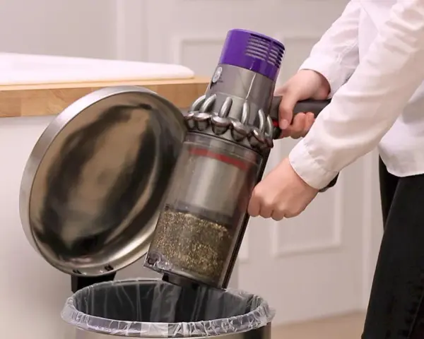 Dyson V11: Jak wyczyścić filtr krok po kroku? Poradnik