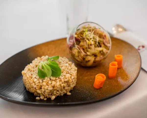 Gdzie zjeść w Mosznej: najlepsze restauracje i kawiarnie do odwiedzenia