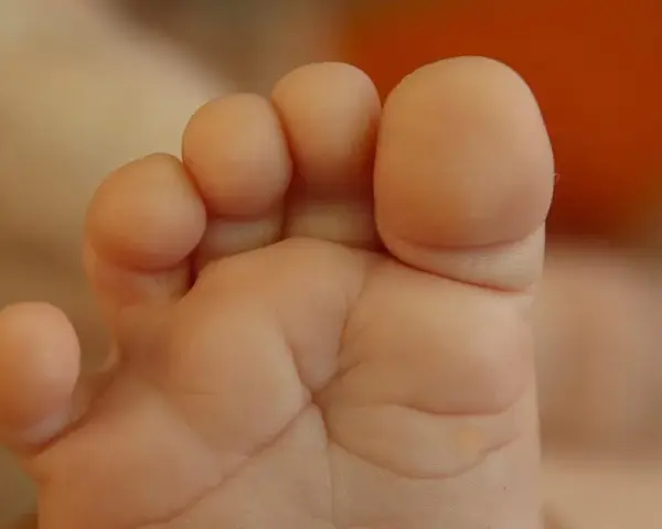 Malutka stópka, 13,5 cm jaki to rozmiar buta dla niemowlaka?