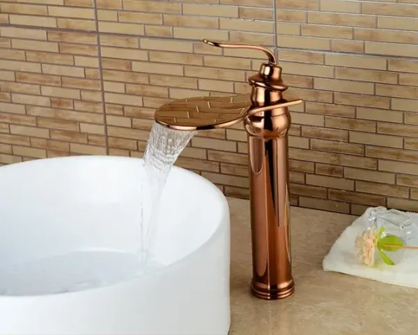 Bateria nablatowa retro – elegancja i styl w Twojej łazience