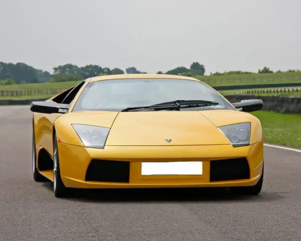 Ile kosztuje złote lamborghini? Zaskakujące ceny i czynniki wpływające na wartość