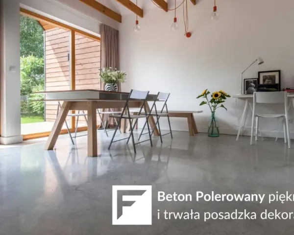 Nowoczesne wnętrze z jadalnią i biurkiem, gdzie króluje beton polerowany w domu, tworząc elegancką i trwałą posadzkę.
