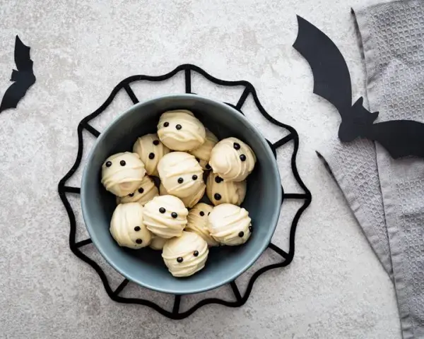 Jak zrobić przekąski na Halloween, które zachwycą gości i dzieci