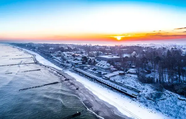 Gdzie nad morze zimą? Odkryj wyjątkowe miejsca i atrakcje