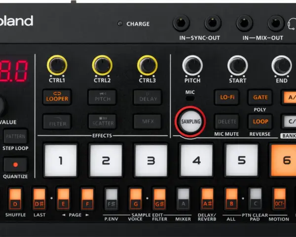 Roland P-6 z przyciskiem SAMPLING. Dowiedz się, sampler co to jest i jak działa na tym urządzeniu.