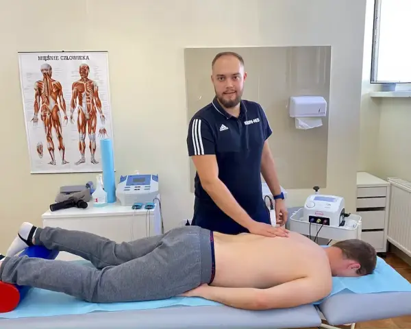 Czy fizjoterapeuta może wystawić zwolnienie z wf? Prawda o uprawnieniach
