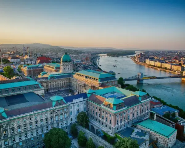 Czy na Węgry trzeba paszport? Dowiedz się, co naprawdę potrzebujesz