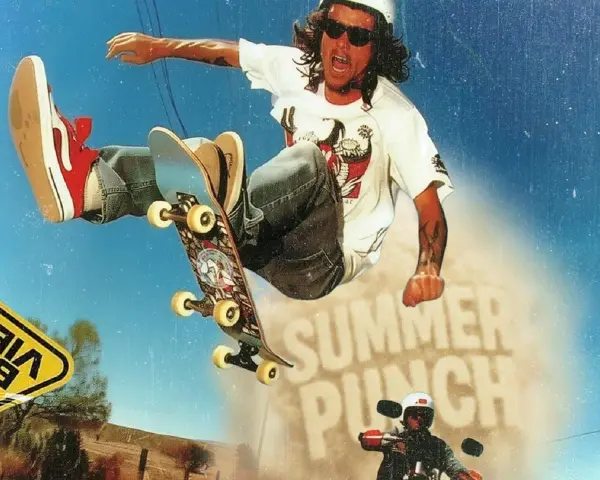 Skater w powietrzu, z napisem "SUMMER PUNCH" w tle. Poczuj energię letniego festiwalu!