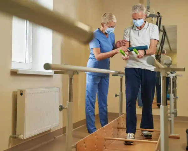 Szybka rehabilitacja NFZ Łódź: Jak skrócić kolejki przy Piotrkowskiej?