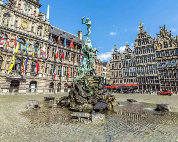 The Brabo Fountain in Antwerp's Grote Markt, a perfect stop after a trein from Schiphol.