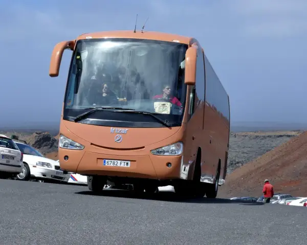 Autobus czy autokar? Rozwiewamy dylemat: różnice, przeznaczenie, wybór
