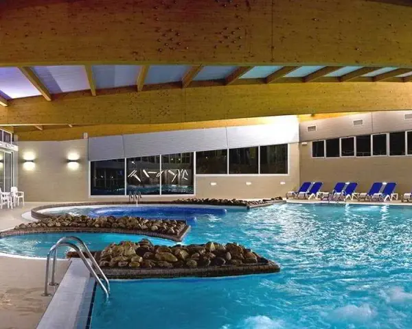 Balneario Caldaria Arnoia: Guía completa para tu estancia ideal