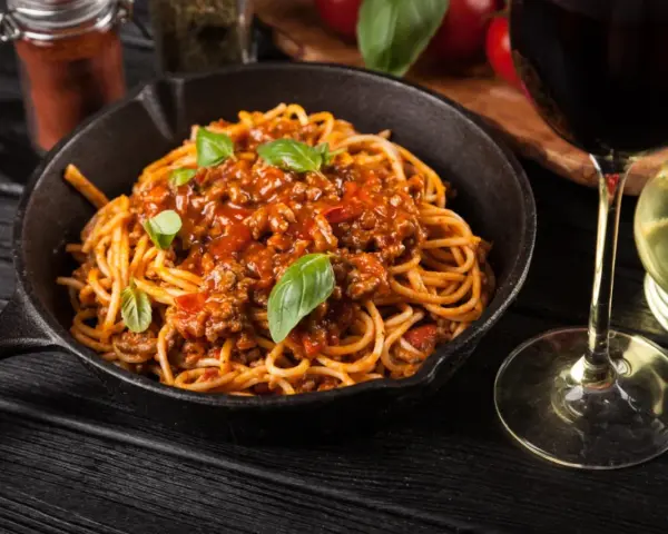 Spaghetti z mięsem mielonym: Sekrety idealnego smaku (Krok po kroku)