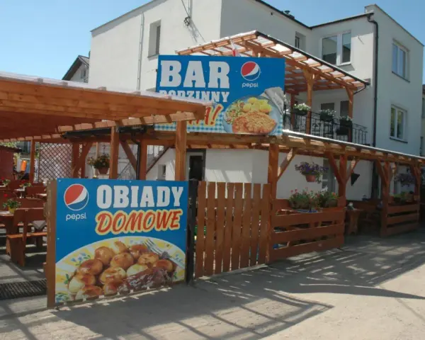 Karwia gdzie zjeść? Najlepsze ryby, obiady i miejsca dla rodzin!